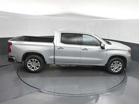 Used 2022 Chevrolet Silverado 1500 LTZ w/ Technology Package AWD/4WD image 38