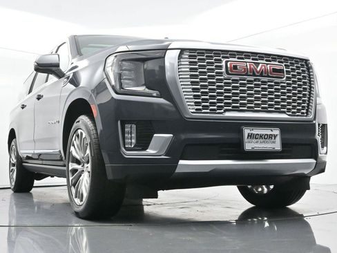 Used 2021 GMC Yukon XL Denali w/ Denali Premium Package AWD/4WD image 48