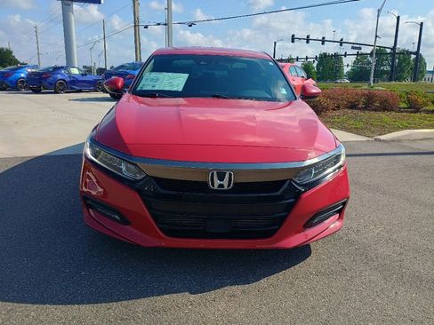 Used 2018 Honda Accord Sport image 2