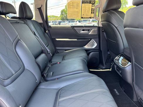 Used 2025 INFINITI QX80 Sensory AWD/4WD image 38