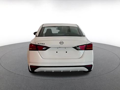 Used 2025 Nissan Altima 2.5 SV FWD image 9