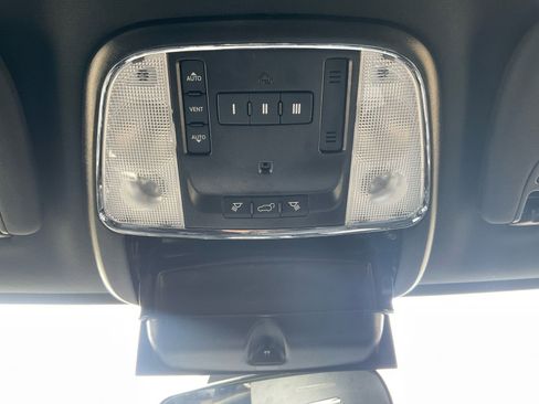 Used 2021 Jeep Grand Cherokee Laredo X image 28