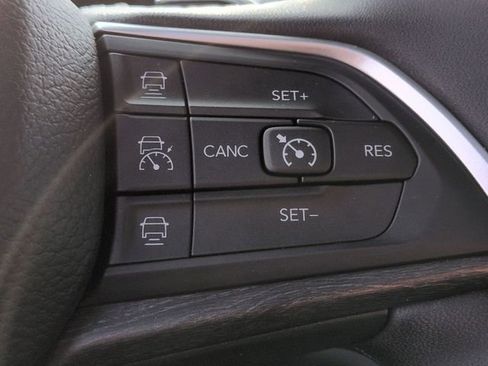 Certified 2024 Jeep Grand Cherokee L Limited w/ Luxury Tech Group II image 20