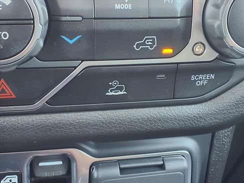 Used 2024 Jeep Gladiator Sport image 14