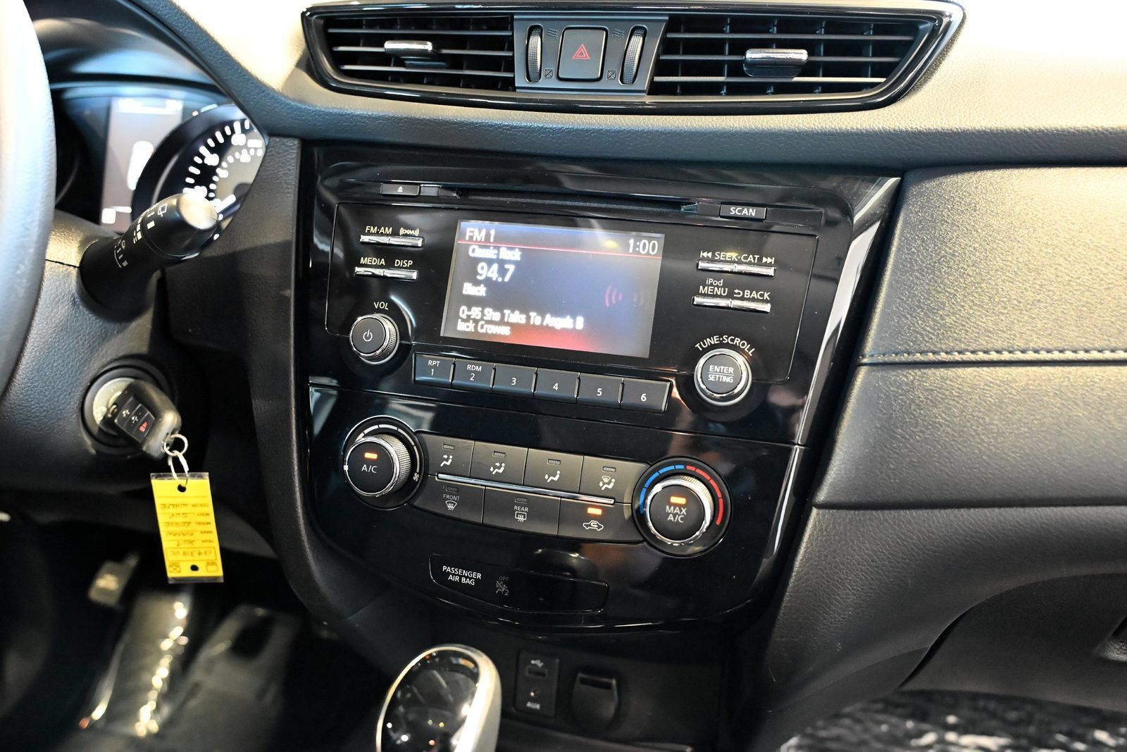 Used 2017 Nissan Rogue S FWD image 33
