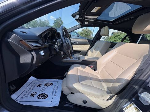 Used 2010 Mercedes-Benz E 350 4MATIC Sedan image 31