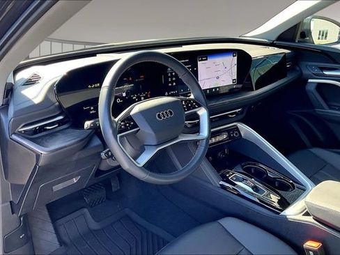 Used 2025 Audi Q5 Premium w/ Convenience Package AWD/4WD image 17