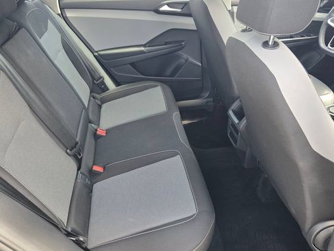 Certified 2023 Volkswagen Taos S FWD image 16
