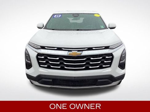 Used 2025 Chevrolet Equinox LT image 3