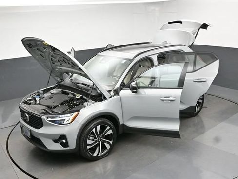 Used 2024 Volvo XC40 B5 Plus w/ Climate Package AWD/4WD image 51