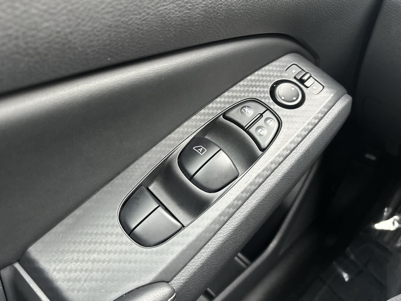 Used 2025 Nissan Altima 2.5 SV FWD image 28