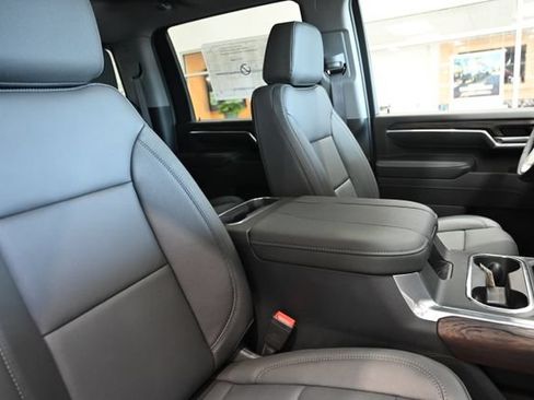 New 2026 GMC Sierra 2500 SLT w/ SLT Premium Package AWD/4WD image 11