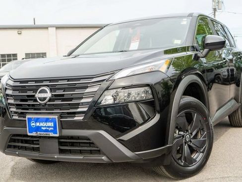 Certified 2026 Nissan Rogue SV w/ Cold Weather Package AWD/4WD image 1
