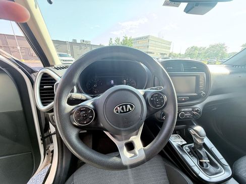 Used 2020 Kia Soul S FWD image 14