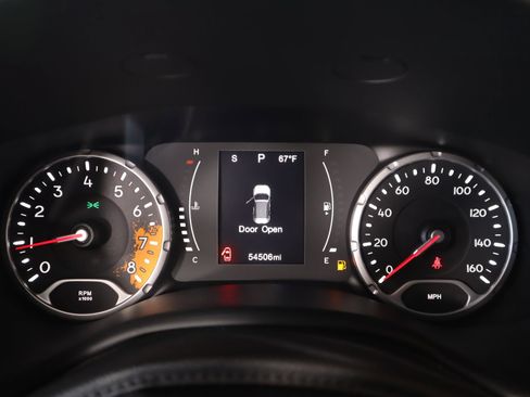 Used 2016 Jeep Renegade Sport w/ Power & Air Group image 4