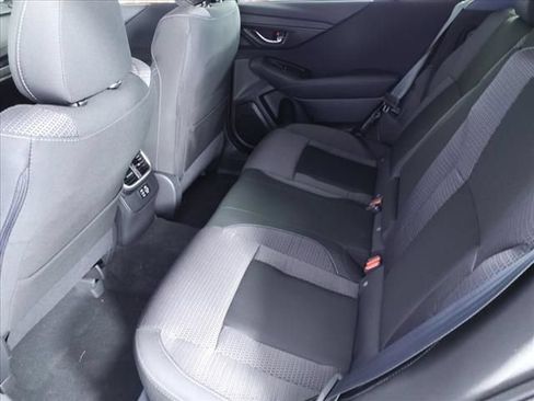 Used 2025 Subaru Outback Premium AWD/4WD image 6