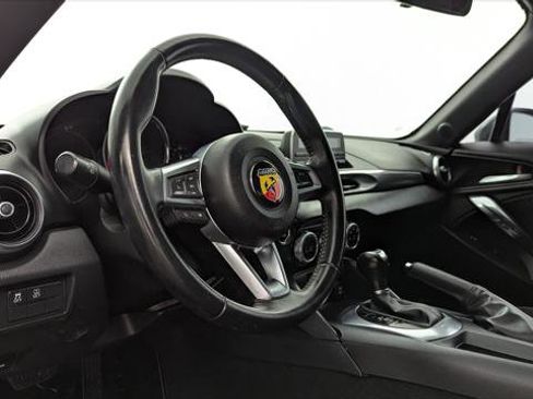 Used 2018 FIAT 124 Spider Classica image 18