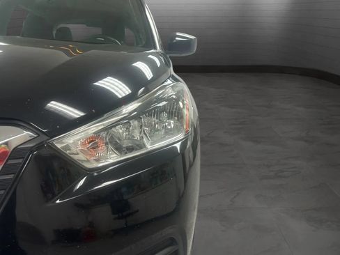 Used 2019 Nissan Kicks S FWD image 33