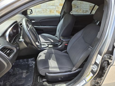 Used 2013 Chrysler 200 Touring w/ S Exterior Appearance Pkg image 5