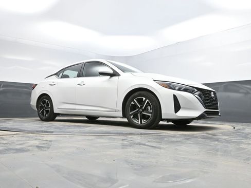 Used 2024 Nissan Sentra SV image 30