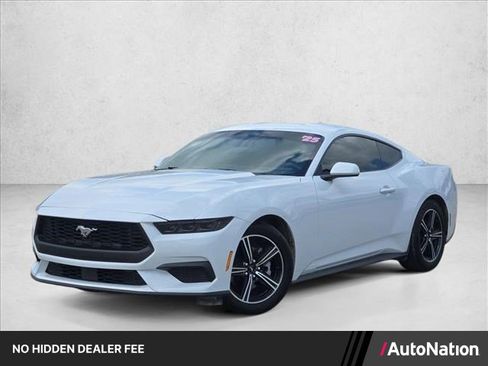 Used 2025 Ford Mustang Coupe RWD image 1