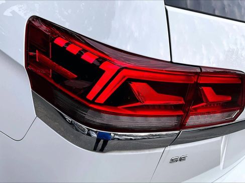 Certified 2023 Volkswagen Atlas SE image 29