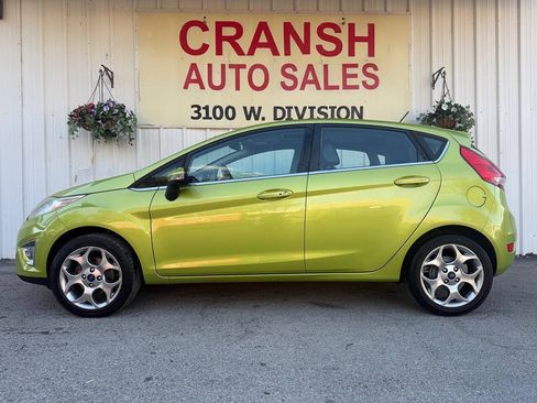 Used 2013 Ford Fiesta Titanium FWD image 6