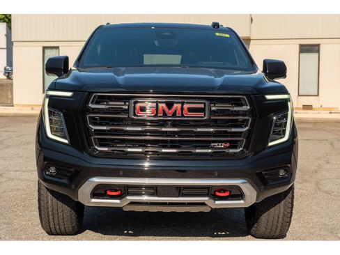 New 2026 GMC Yukon AT4 Ultimate w/ LPO, Floor Liner Package AWD/4WD image 3