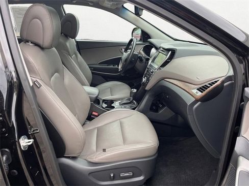 Used 2018 Hyundai Santa Fe Limited image 16