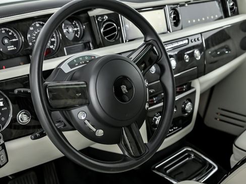 Used 2013 Rolls-Royce Phantom Sedan image 29