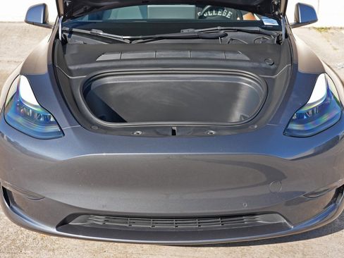 Used 2022 Tesla Model Y Performance AWD/4WD image 8