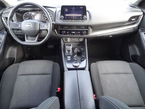 Used 2025 Nissan Rogue SV AWD/4WD image 12