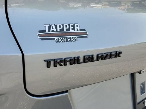 Used 2023 Chevrolet TrailBlazer RS w/ Technology Package FWD image 7