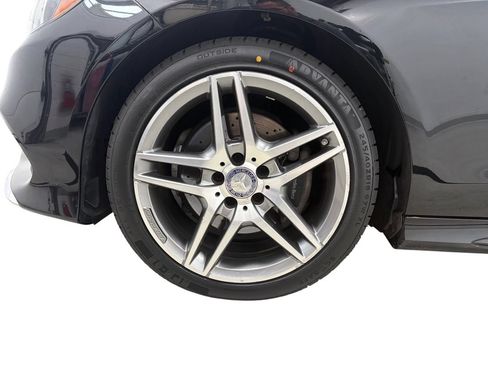 Used 2016 Mercedes-Benz E 400 4MATIC Sedan image 9