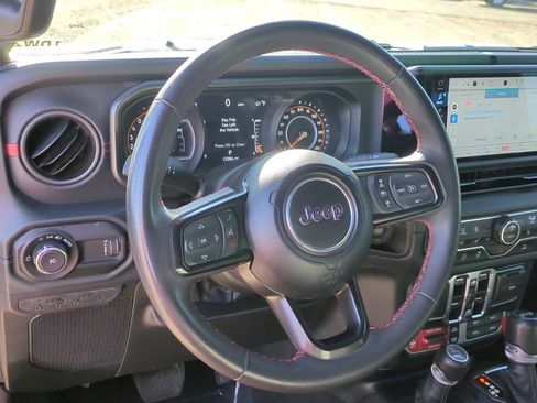 Used 2024 Jeep Wrangler Unlimited Rubicon w/ Convenience Group image 15