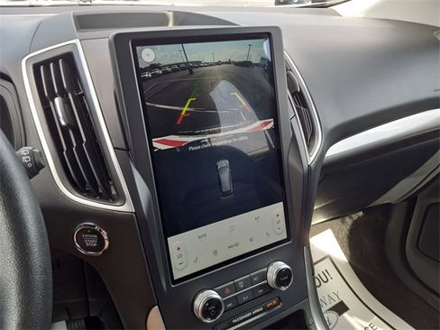 Used 2024 Ford Edge SEL image 19
