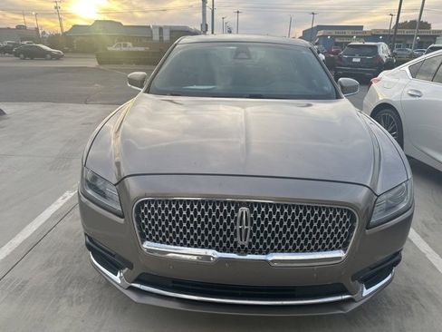 Used 2019 Lincoln Continental Select w/ Continental Climate Package image 6