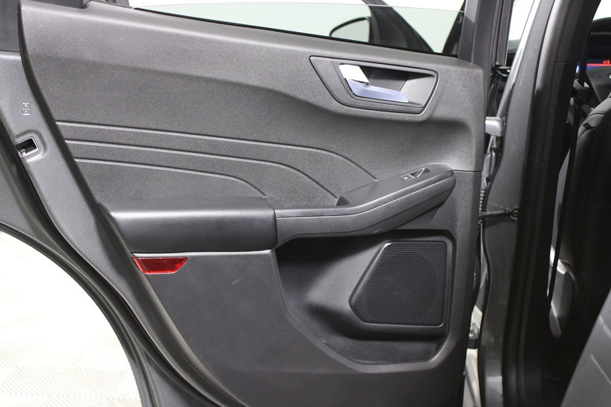 Used 2025 Ford Escape ST-Line FWD image 25