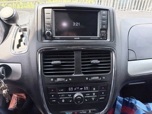 Used 2020 Dodge Grand Caravan GT FWD image 5