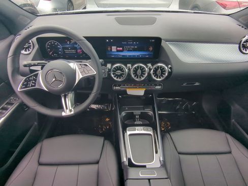 Used 2026 Mercedes-Benz GLA 250 image 2