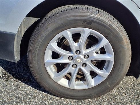 Used 2020 Chevrolet Equinox LT w/ Driver Convenience Package image 22