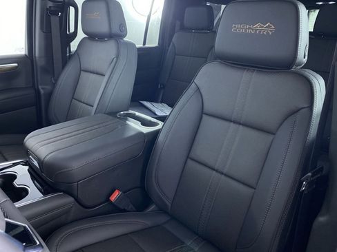 New 2026 Chevrolet Suburban High Country AWD/4WD image 12