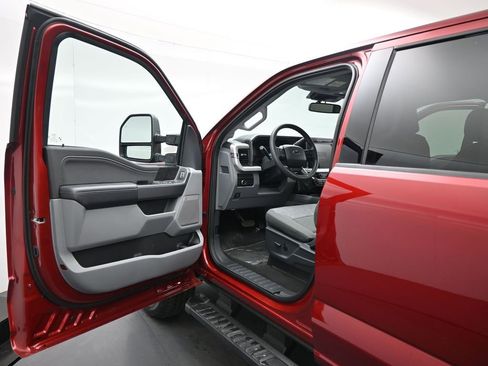 New 2026 Ford F250 XLT w/ XLT Premium Package AWD/4WD image 7