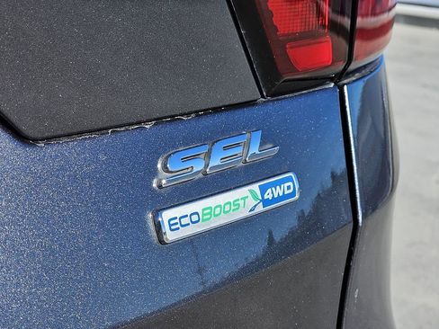 Used 2019 Ford Escape SEL image 12