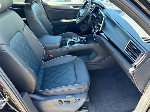 New 2026 Volkswagen Atlas Cross Sport SEL Premium R-Line image 23