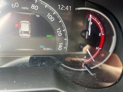 Used 2023 Toyota RAV4 XLE Premium image 3