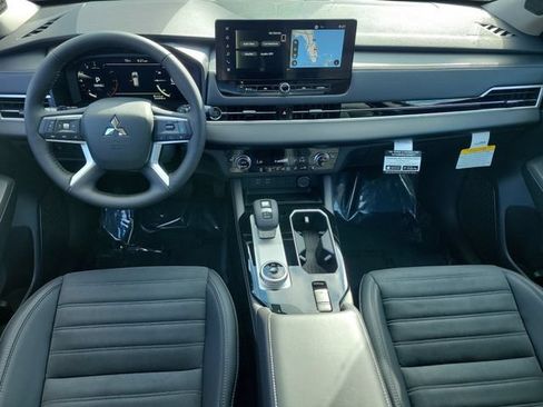 New 2026 Mitsubishi Outlander SE FWD image 18