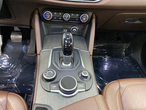 Used 2019 Alfa Romeo Stelvio Ti AWD/4WD image 28