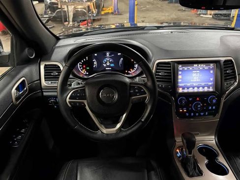 Used 2017 Jeep Grand Cherokee Limited AWD/4WD image 19