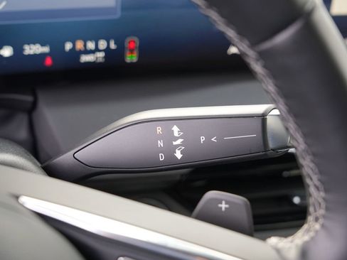 Used 2025 Buick Enclave Preferred image 38